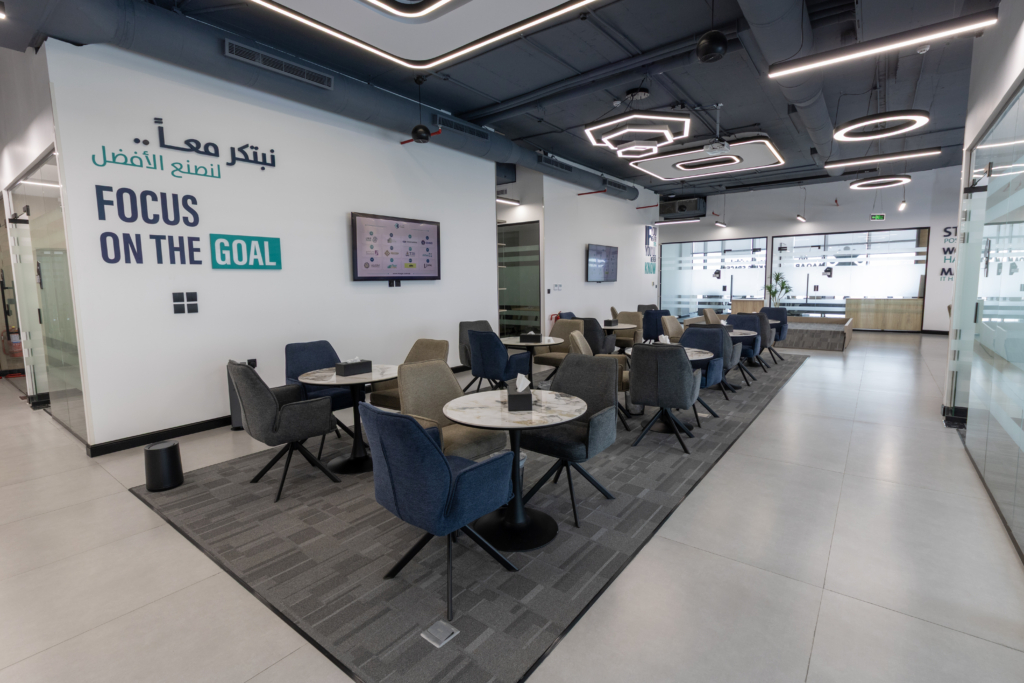 “مقر للأعمال” يطلق مجتمعات مهنية متخصصة لتعزيز التواصل وتبادل الخبرات وصناعة الفرص